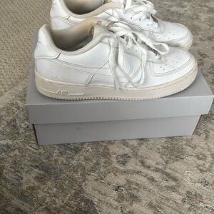 White Air Forces Size 9 Men’s